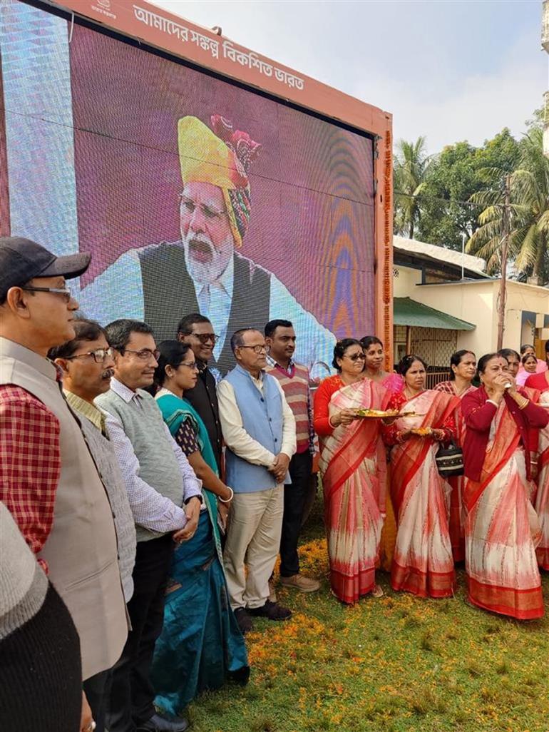 Glimpses of the welcoming ceremony of the Urban Van Viksit Bharat Sankalp Yatra at Belonia Town Hall (Old), in Agartala on December 12, 2023.