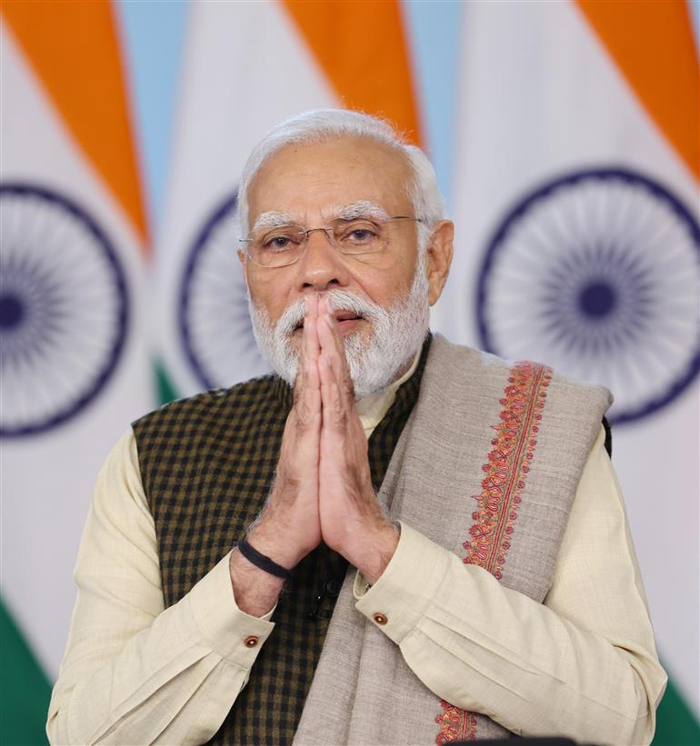 प्रधानमंत्री श्री नरेन्द्र मोदी 16 दिसंबर, 2023 को वीडियो कॉन्फ्रेंसिंग के जरिए विकसित भारत संकल्प यात्रा के लाभार्थियों को संबोधित करते हुए।