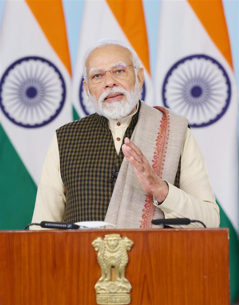 प्रधानमंत्री श्री नरेन्द्र मोदी 16 दिसंबर, 2023 को वीडियो कॉन्फ्रेंसिंग के जरिए विकसित भारत संकल्प यात्रा के लाभार्थियों को संबोधित करते हुए।