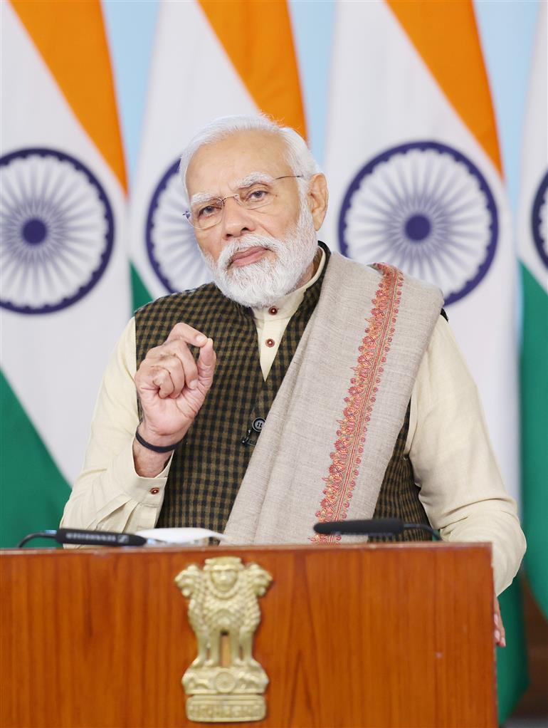 प्रधानमंत्री श्री नरेन्द्र मोदी 16 दिसंबर, 2023 को वीडियो कॉन्फ्रेंसिंग के जरिए विकसित भारत संकल्प यात्रा के लाभार्थियों को संबोधित करते हुए।