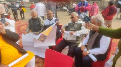 Calendar distribution during Viksit Bharat Sankalp Yatra program at DDA Ground, Near Fire Station, Sarita Vihar, in South East Delhi on December 30, 2023.