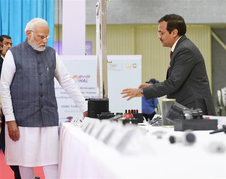 प्रधानमंत्री श्री नरेन्द्र मोदी ने 06 फरवरी, 2023 को तुमकुरु, कर्नाटक में एचएएल हेलीकाप्टर फैक्टरी राष्ट्र को समर्पित की।