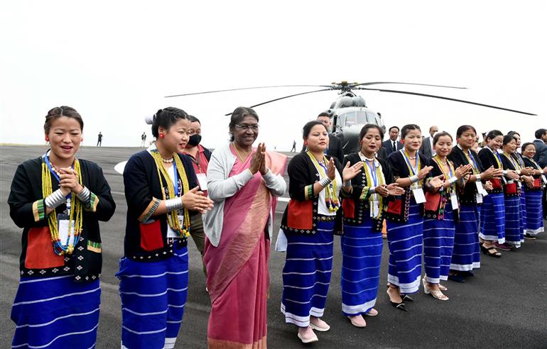 The President, Smt. Droupadi Murmu with the traditional dance troupes on her first visit to Arunachal Pradesh on February 20, 2023.