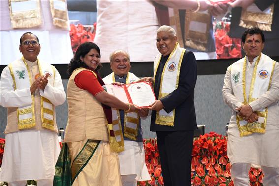 The Vice President, Shri Jagdeep Dhankhar felicitating the medals and awards to the meritorious students of MSc and PhD at the 61st convocation ceremony of ICAR-IARI, in New Delhi on February 24, 2023.