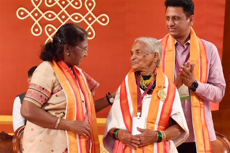 The President of India, Smt Droupadi Murmu graced the 2nd convocation of Sri Sathya Sai University for Human Excellence at Muddenahalli, in Karnataka on July 03, 2023.