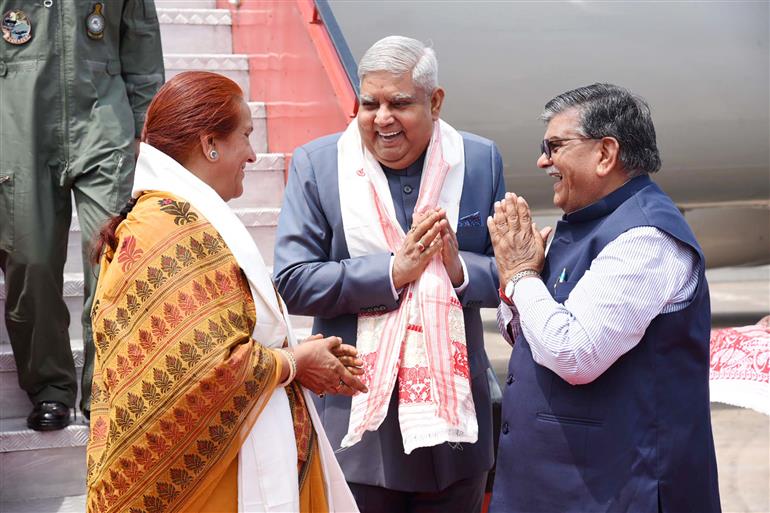 The Vice President, Shri Jagdeep Dhankhar and Dr. Sudesh Dhankhar being welcomed by Governor of Assam, Shri Gulab Chand Kataria, the Chief Minister of Assam, Dr. Himanta Biswa Sarma and other dignitaries, in Guwahati, Assam on July 4, 2023.