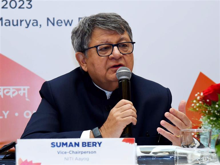 The Vice Chairman, NITI Aayog, Shri Suman Bery briefing the media at G20 Conference A Green and Sustainable Growth Agenda for the Global Economy, in New Delhi on July 29, 2023. The Chief Executive Officer (CEO), NITI Aayog, Shri BVR Subrahmanyam and other dignitaries are also present. 