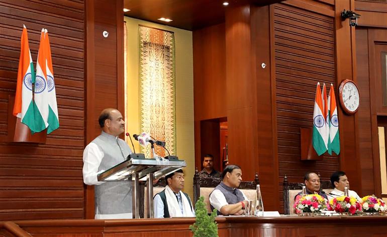 लोकसभा अध्यक्ष श्री ओम बिरला 30 जुलाई, 2023 को गुवाहाटी में असम विधानसभा के नए भवन के उद्घाटन अवसर पर संबोधित करते हुए।
