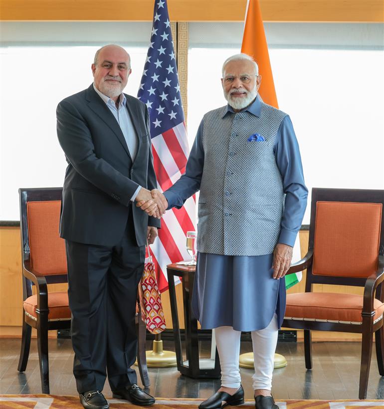 प्रधानमंत्री श्री नरेन्द्र मोदी ने 20 जून, 2023 को अमेरिका के न्यूयॉर्क में प्रो. नसीम निकोलस तालेब से मुलाकात की।:Prime Minister's Office प्रधानमंत्री श्री नरेन्द्र मोदी ने 20 जून, 2023 को अमेरिका के न्यूयॉर्क में प्रो. नसीम निकोलस तालेब से मुलाकात की।:Prime Minister