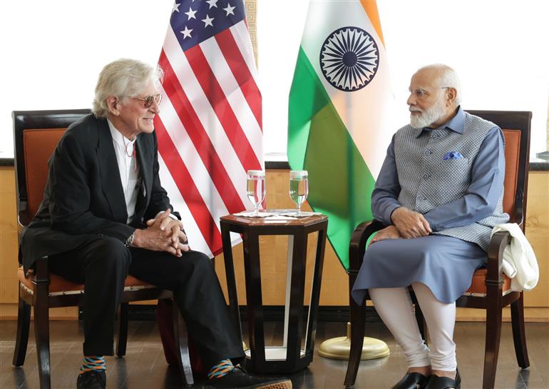 प्रधानमंत्री श्री नरेन्द्र मोदी ने 20 जून, 2023 को अमेरिका के न्यूयॉर्क में प्रो. रॉबर्ट थुरमन से मुलाकात की।:Prime Minister's Office प्रधानमंत्री श्री नरेन्द्र मोदी ने 20 जून, 2023 को अमेरिका के न्यूयॉर्क में प्रो. रॉबर्ट थुरमन से मुलाकात की।:Prime Minister