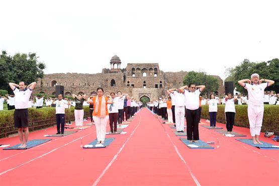 The Minister of State for External Affairs and Culture, Smt. Meenakashi Lekhi practising Yoga on the occasion of International Yoga Day 2023 at Purana Qila, in New Delhi on June 21, 2023.:Ministry of Culture