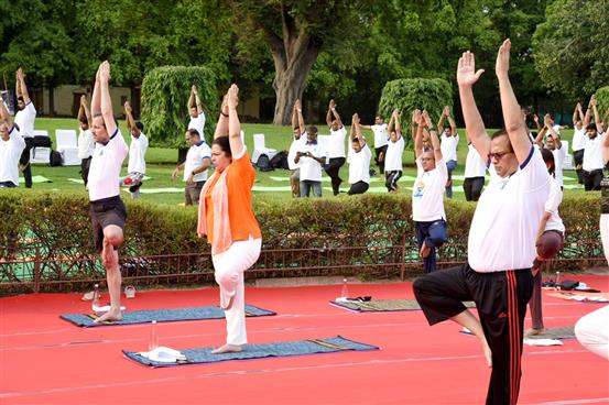 The Minister of State for External Affairs and Culture, Smt. Meenakashi Lekhi practising Yoga on the occasion of International Yoga Day 2023 at Purana Qila, in New Delhi on June 21, 2023.:Ministry of Culture