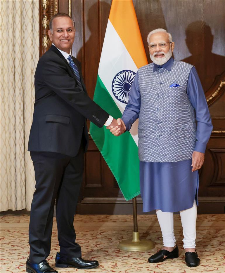 प्रधानमंत्री श्री नरेन्द्र मोदी 21 जून, 2023 को अमेरिका के न्यूयॉर्क में टेक्सास स्थित वीरोवैक्स के सीईओ डॉ. सुनील ए. डेविड से मुलाकात की।:Prime Minister's Office प्रधानमंत्री श्री नरेन्द्र मोदी 21 जून, 2023 को अमेरिका के न्यूयॉर्क में टेक्सास स्थित वीरोवैक्स के सीईओ डॉ. सुनील ए. डेविड से मुलाकात की।:Prime Minister