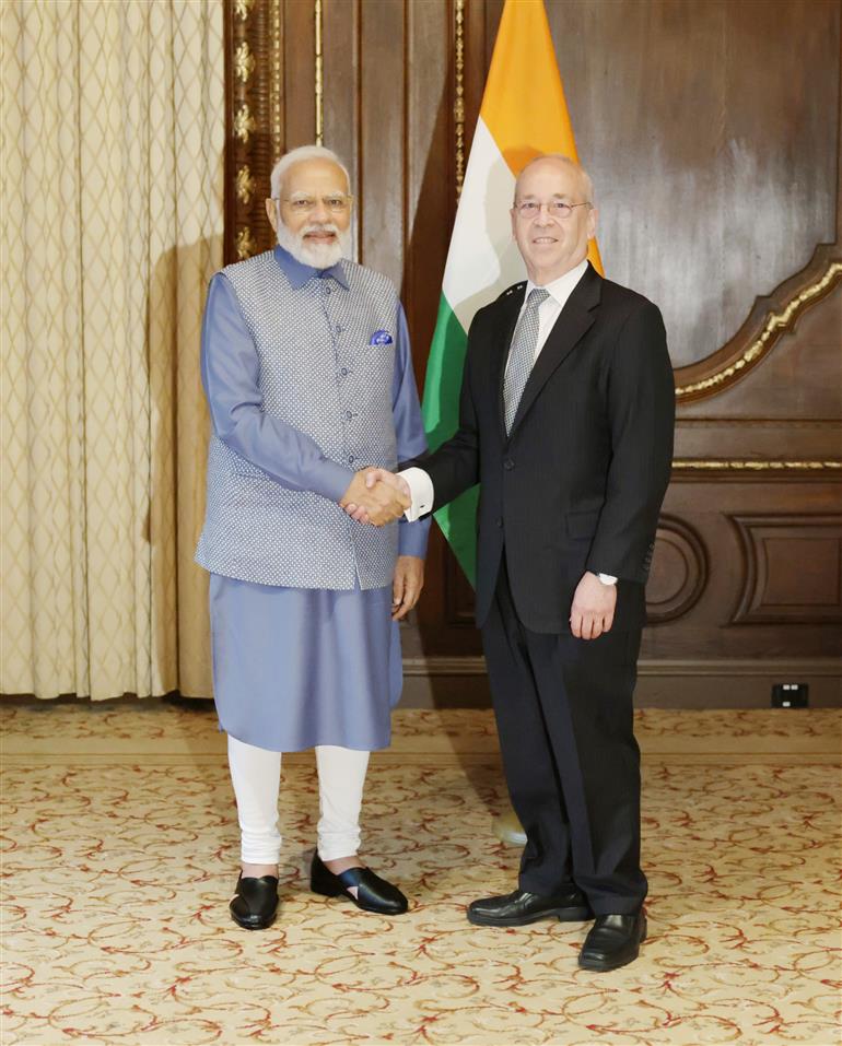 प्रधानमंत्री श्री नरेन्द्र मोदी ने 21 जून, 2023 को अमेरिका के न्यूयॉर्क में इंटरनेशनल सिक्योरिटी एंड डिप्लोमेसी, एशिया पॉलिसी के उपाध्यक्ष श्री डैनी रसेल से मुलाकात की।:Prime Minister's Office प्रधानमंत्री श्री नरेन्द्र मोदी ने 21 जून, 2023 को अमेरिका के न्यूयॉर्क में इंटरनेशनल सिक्योरिटी एंड डिप्लोमेसी, एशिया पॉलिसी के उपाध्यक्ष श्री डैनी रसेल से मुलाकात की।:Prime Minister