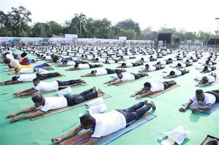 Glimpses of 9th International Yoga Day 2023 celebrations at Jabalpur, in Madhya Pradesh on June 21, 2023. The Vice President and Chairman of Rajya Sabha, Shri Jagdeep Dhankhar addressing on the occasion.:Vice President