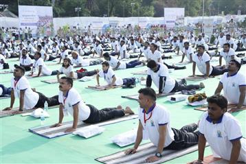 Glimpses of 9th International Yoga Day 2023 celebrations at Jabalpur, in Madhya Pradesh on June 21, 2023. The Vice President and Chairman of Rajya Sabha, Shri Jagdeep Dhankhar addressing on the occasion.:Vice President
