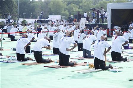 Glimpses of 9th International Yoga Day 2023 celebrations at Jabalpur, in Madhya Pradesh on June 21, 2023. The Vice President and Chairman of Rajya Sabha, Shri Jagdeep Dhankhar addressing on the occasion.:Vice President