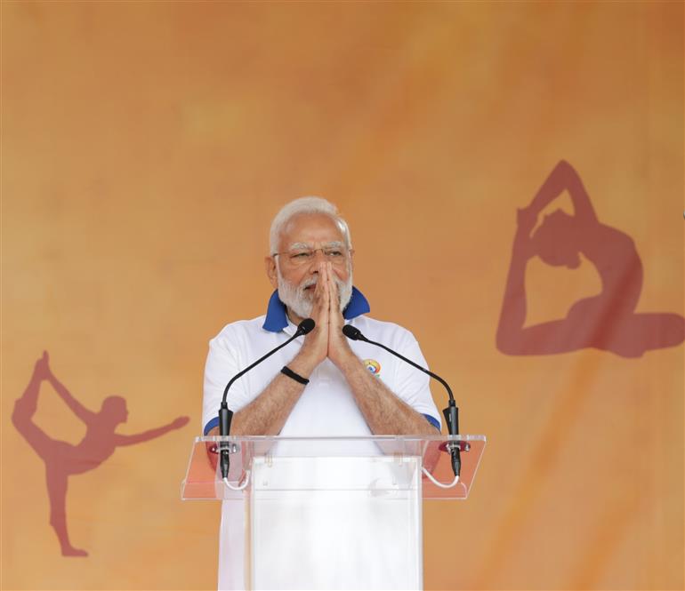 प्रधानमंत्री श्री नरेन्द्र मोदी 21 जून, 2023 को न्यूयॉर्क स्थित संयुक्त राष्ट्र मुख्यालय में 9वें वार्षिक अंतर्राष्ट्रीय योग दिवस 2023 समारोह को संबोधित करते हुए।:Prime Minister's Office प्रधानमंत्री श्री नरेन्द्र मोदी 21 जून, 2023 को न्यूयॉर्क स्थित संयुक्त राष्ट्र मुख्यालय में 9वें वार्षिक अंतर्राष्ट्रीय योग दिवस 2023 समारोह को संबोधित करते हुए।:Prime Minister