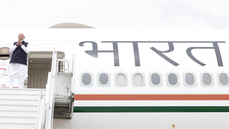 प्रधानमंत्री श्री नरेन्द्र मोदी 21 जून, 2023 को न्यूयॉर्क से वाशिंगटन डीसी के लिए विमान से रवाना हुए।:Prime Minister's Office प्रधानमंत्री श्री नरेन्द्र मोदी 21 जून, 2023 को न्यूयॉर्क से वाशिंगटन डीसी के लिए विमान से रवाना हुए।:Prime Minister