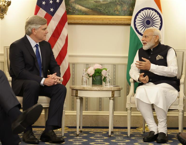 प्रधानमंत्री श्री नरेन्द्र मोदी ने 21 जून, 2023 को वाशिंगटन डीसी, अमेरिका में जनरल इलेक्ट्रिक के श्री एच. लॉरेंस कल्प, जूनियर से मुलाकात की।:Prime Minister's Office प्रधानमंत्री श्री नरेन्द्र मोदी ने 21 जून, 2023 को वाशिंगटन डीसी, अमेरिका में जनरल इलेक्ट्रिक के श्री एच. लॉरेंस कल्प, जूनियर से मुलाकात की।:Prime Minister