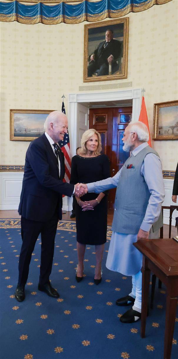 प्रधानमंत्री श्री नरेन्द्र मोदी 21 जून, 2023 को व्हाइट हाउस (वाशिंगटन डीसी) में अमेरिकी राष्ट्रपति श्री जो बाइडेन से मुलाकात करते हुए।:Prime Minister's Office प्रधानमंत्री श्री नरेन्द्र मोदी 21 जून, 2023 को व्हाइट हाउस (वाशिंगटन डीसी) में अमेरिकी राष्ट्रपति श्री जो बाइडेन से मुलाकात करते हुए।:Prime Minister
