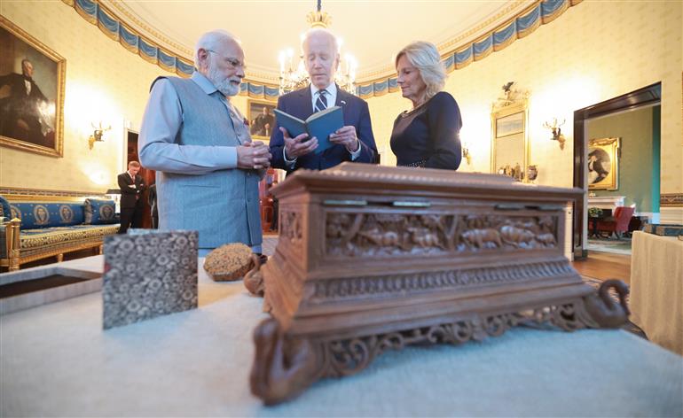 21 जून, 2023 को व्हाइट हाउस, वाशिंगटन डीसी में अमेरिकी राष्ट्रपति श्री जो बाइडेन के साथ में प्रधानमंत्री श्री नरेन्द्र मोदी।:Prime Minister's Office 21 जून, 2023 को व्हाइट हाउस, वाशिंगटन डीसी में अमेरिकी राष्ट्रपति श्री जो बाइडेन के साथ में प्रधानमंत्री श्री नरेन्द्र मोदी।:Prime Minister