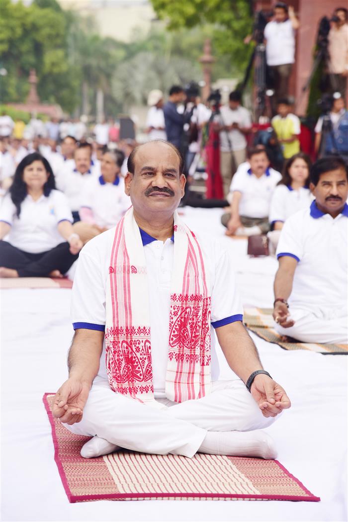 The Speaker of Lok Sabha, Shri Om Birla Singh participates in Yoga on the occasion of 9th International Day of Yoga 2023 celebration at Parliament House, in New Delhi on June 21, 2023.:Ministry of Parliamentary Affairs