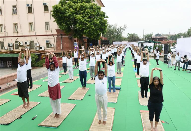 The Secretary, Ministry of Rural Development, Shri Shailesh Kumar Singh participates in Yoga on the occasion of 9th International Day of Yoga 2023 celebration at Krishi Bhawan, in New Delhi on June 21, 2023.:Ministry of Rural Development