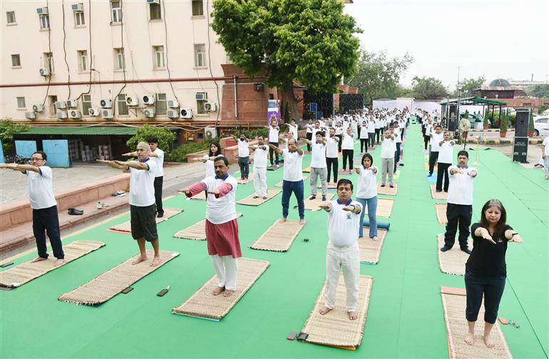 The Secretary, Ministry of Rural Development, Shri Shailesh Kumar Singh participates in Yoga on the occasion of 9th International Day of Yoga 2023 celebration at Krishi Bhawan, in New Delhi on June 21, 2023.:Ministry of Rural Development