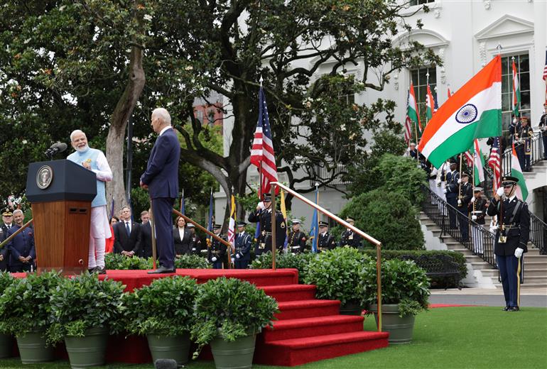 प्रधानमंत्री श्री नरेन्द्र मोदी 22 जून, 2023 को वाशिंगटन डी.सी. स्थित व्हाइट हाउस में आगमन समारोह के दौरान लोगों को संबोधित करते हुए।:Prime Minister's Office प्रधानमंत्री श्री नरेन्द्र मोदी 22 जून, 2023 को वाशिंगटन डी.सी. स्थित व्हाइट हाउस में आगमन समारोह के दौरान लोगों को संबोधित करते हुए।:Prime Minister
