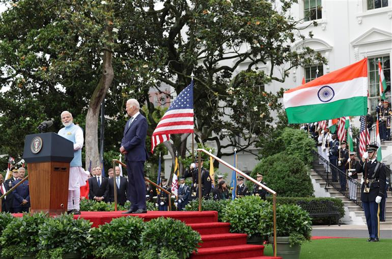 प्रधानमंत्री श्री नरेन्द्र मोदी 22 जून, 2023 को वाशिंगटन डी.सी. स्थित व्हाइट हाउस में आगमन समारोह के दौरान लोगों को संबोधित करते हुए।:Prime Minister's Office प्रधानमंत्री श्री नरेन्द्र मोदी 22 जून, 2023 को वाशिंगटन डी.सी. स्थित व्हाइट हाउस में आगमन समारोह के दौरान लोगों को संबोधित करते हुए।:Prime Minister