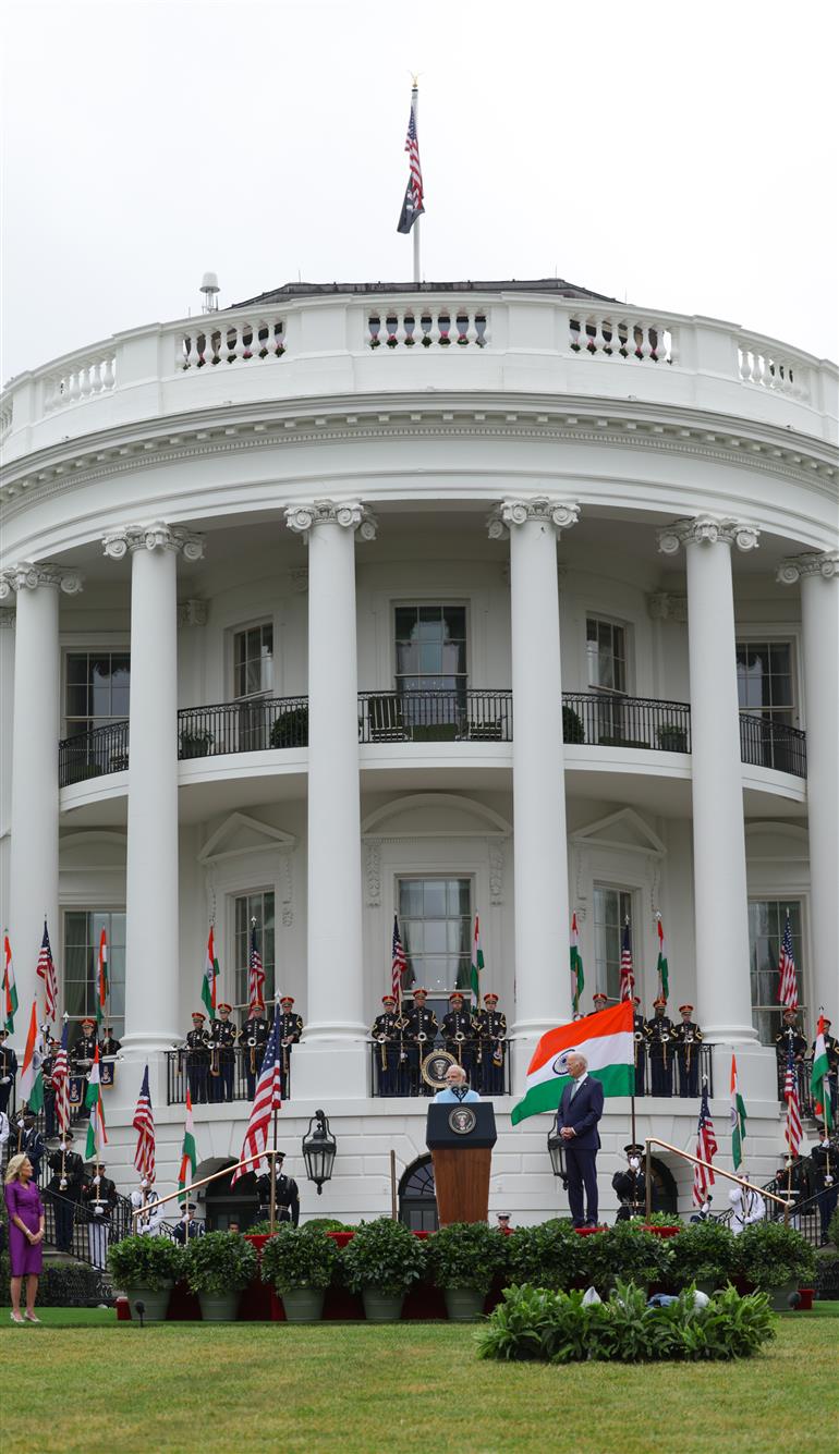प्रधानमंत्री श्री नरेन्द्र मोदी 22 जून, 2023 को वाशिंगटन डी.सी. स्थित व्हाइट हाउस में आगमन समारोह के दौरान लोगों को संबोधित करते हुए।:Prime Minister's Office प्रधानमंत्री श्री नरेन्द्र मोदी 22 जून, 2023 को वाशिंगटन डी.सी. स्थित व्हाइट हाउस में आगमन समारोह के दौरान लोगों को संबोधित करते हुए।:Prime Minister
