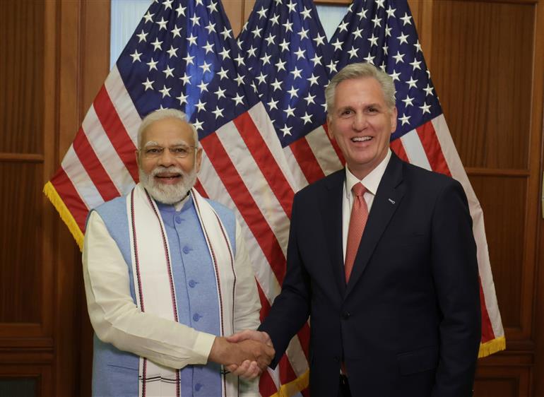 प्रधानमंत्री श्री नरेन्द्र मोदी 22 जून, 2023 को वाशिंगटन डीसी में अमेरिकी स्पीकर श्री केविन मैकार्थी से मुलाकात करते हुए।:Prime Minister's Office प्रधानमंत्री श्री नरेन्द्र मोदी 22 जून, 2023 को वाशिंगटन डीसी में अमेरिकी स्पीकर श्री केविन मैकार्थी से मुलाकात करते हुए।:Prime Minister