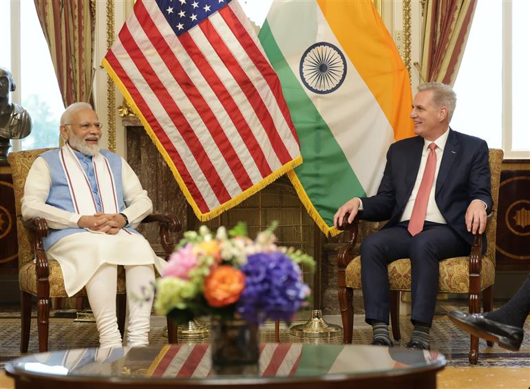 प्रधानमंत्री श्री नरेन्द्र मोदी 22 जून, 2023 को वाशिंगटन डीसी में अमेरिकी स्पीकर श्री केविन मैकार्थी से मुलाकात करते हुए।:Prime Minister's Office प्रधानमंत्री श्री नरेन्द्र मोदी 22 जून, 2023 को वाशिंगटन डीसी में अमेरिकी स्पीकर श्री केविन मैकार्थी से मुलाकात करते हुए।:Prime Minister