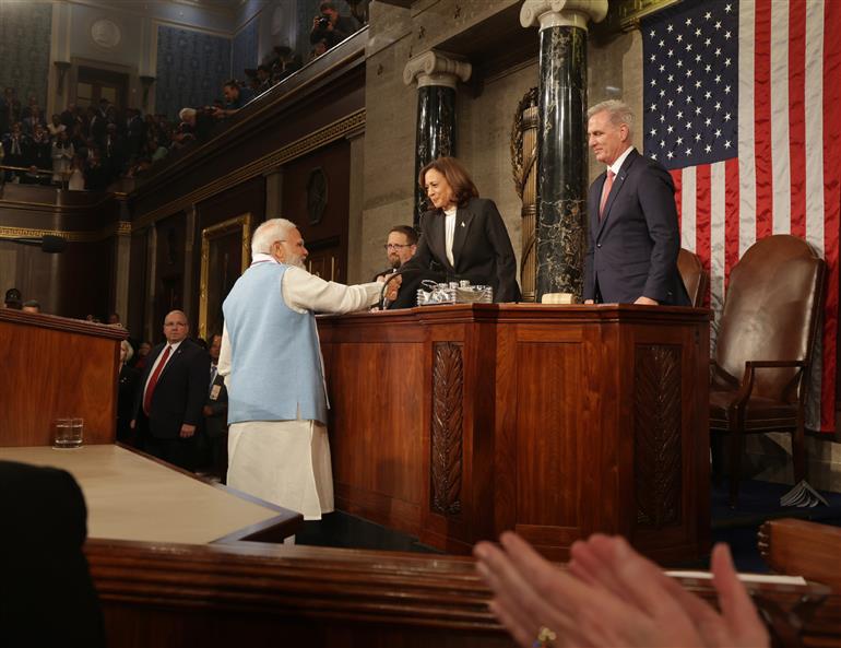 प्रधानमंत्री श्री नरेन्द्र मोदी ने 22 जून, 2023 को वाशिंगटन डीसी में अमेरिकी कांग्रेस के संयुक्त सत्र को संबोधित किया।:Prime Minister's Office प्रधानमंत्री श्री नरेन्द्र मोदी ने 22 जून, 2023 को वाशिंगटन डीसी में अमेरिकी कांग्रेस के संयुक्त सत्र को संबोधित किया।:Prime Minister
