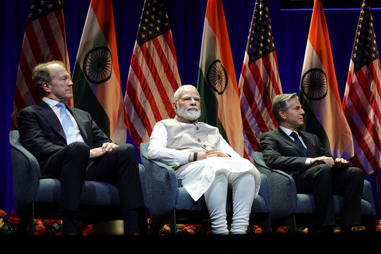 प्रधानमंत्री श्री नरेन्द्र मोदी ने 23 जून, 2023 को वाशिंगटन डीसी, व्हाइट हाउस में यूएस-इंडिया स्ट्रेटेजिक पार्टनरशिप फोरम (यूएसआईएसपीएफ) में शिरकत की।:Prime Minister's Office प्रधानमंत्री श्री नरेन्द्र मोदी ने 23 जून, 2023 को वाशिंगटन डीसी, व्हाइट हाउस में यूएस-इंडिया स्ट्रेटेजिक पार्टनरशिप फोरम (यूएसआईएसपीएफ) में शिरकत की।:Prime Minister