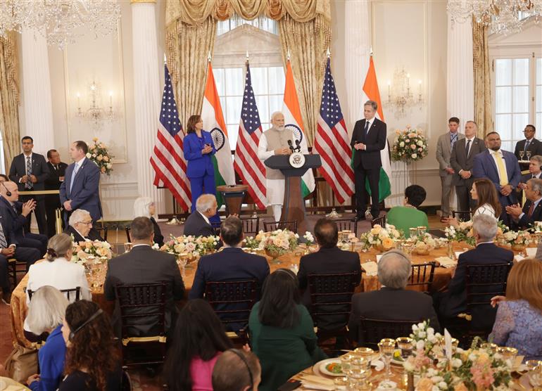 प्रधानमंत्री श्री नरेन्द्र मोदी 23 जून, 2023 को व्हाइट हाउस, वाशिंगटन डीसी में विदेश विभाग के लंच के दौरान संबोधित करते हुए।:Prime Minister's Office प्रधानमंत्री श्री नरेन्द्र मोदी 23 जून, 2023 को व्हाइट हाउस, वाशिंगटन डीसी में विदेश विभाग के लंच के दौरान संबोधित करते हुए।:Prime Minister