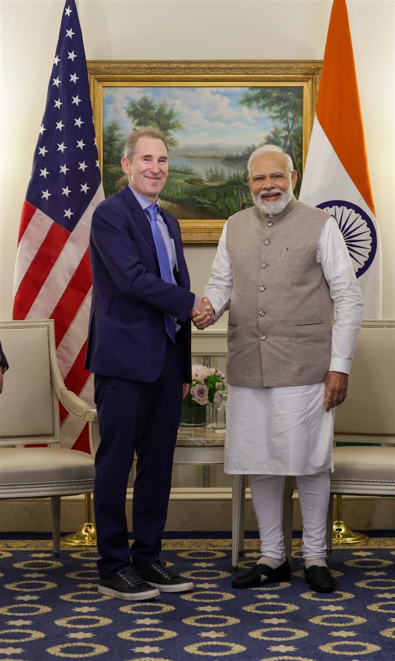 प्रधानमंत्री श्री नरेन्द्र मोदी 23 जून, 2023 को व्हाइट हाउस, वाशिंगटन डीसी में अमेज़न के सीईओ श्री एंड्रयू जेसी से मुलाकात करते हुए।:Prime Minister's Office प्रधानमंत्री श्री नरेन्द्र मोदी 23 जून, 2023 को व्हाइट हाउस, वाशिंगटन डीसी में अमेज़न के सीईओ श्री एंड्रयू जेसी से मुलाकात करते हुए।:Prime Minister