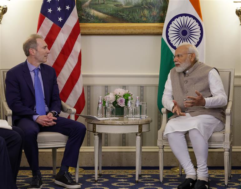 प्रधानमंत्री श्री नरेन्द्र मोदी 23 जून, 2023 को व्हाइट हाउस, वाशिंगटन डीसी में अमेज़न के सीईओ श्री एंड्रयू जेसी से मुलाकात करते हुए।:Prime Minister's Office प्रधानमंत्री श्री नरेन्द्र मोदी 23 जून, 2023 को व्हाइट हाउस, वाशिंगटन डीसी में अमेज़न के सीईओ श्री एंड्रयू जेसी से मुलाकात करते हुए।:Prime Minister