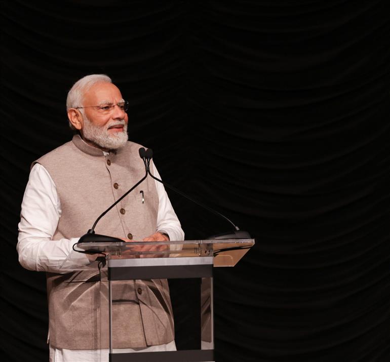 प्रधानमंत्री श्री नरेन्द्र मोदी 23 जून, 2023 को व्हाइट हाउस, वाशिंगटन डीसी में रोनाल्ड रीगन बिल्डिंग और इंटरनेशनल ट्रेड सेंटर में आयोजित सामुदायिक कार्यक्रम में सभा को संबोधित करते हुए।:Prime Minister's Office प्रधानमंत्री श्री नरेन्द्र मोदी 23 जून, 2023 को व्हाइट हाउस, वाशिंगटन डीसी में रोनाल्ड रीगन बिल्डिंग और इंटरनेशनल ट्रेड सेंटर में आयोजित सामुदायिक कार्यक्रम में सभा को संबोधित करते हुए।:Prime Minister