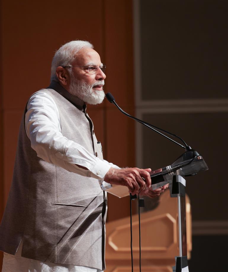 प्रधानमंत्री श्री नरेन्द्र मोदी 23 जून, 2023 को व्हाइट हाउस, वाशिंगटन डीसी में रोनाल्ड रीगन बिल्डिंग और इंटरनेशनल ट्रेड सेंटर में आयोजित सामुदायिक कार्यक्रम में सभा को संबोधित करते हुए।:Prime Minister's Office प्रधानमंत्री श्री नरेन्द्र मोदी 23 जून, 2023 को व्हाइट हाउस, वाशिंगटन डीसी में रोनाल्ड रीगन बिल्डिंग और इंटरनेशनल ट्रेड सेंटर में आयोजित सामुदायिक कार्यक्रम में सभा को संबोधित करते हुए।:Prime Minister