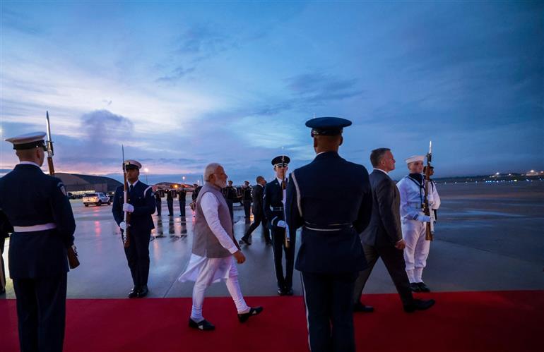 प्रधानमंत्री श्री नरेन्द्र मोदी 23 जून, 2023 को संयुक्त बेस एंड्रयूज हवाई अड्डे, अमेरिका से काहिरा, मिस्र के लिए रवाना हुए।:Prime Minister's Office प्रधानमंत्री श्री नरेन्द्र मोदी 23 जून, 2023 को संयुक्त बेस एंड्रयूज हवाई अड्डे, अमेरिका से काहिरा, मिस्र के लिए रवाना हुए।:Prime Minister