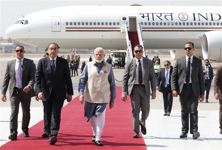 PM receives warm welcome by the Prime Minister of Egypt, Mr Mostafa Madbouly on his arrival at the airport, in Cairo, Egypt on June 24, 2023.