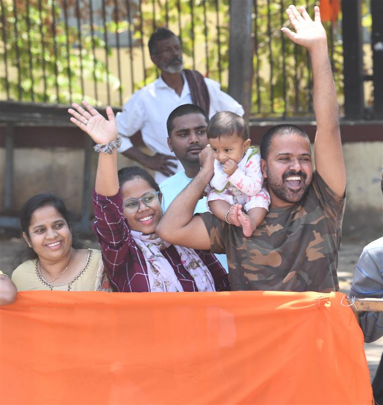 PM being welcomed by people at Mandya, in Karnataka on March 12, 2023.