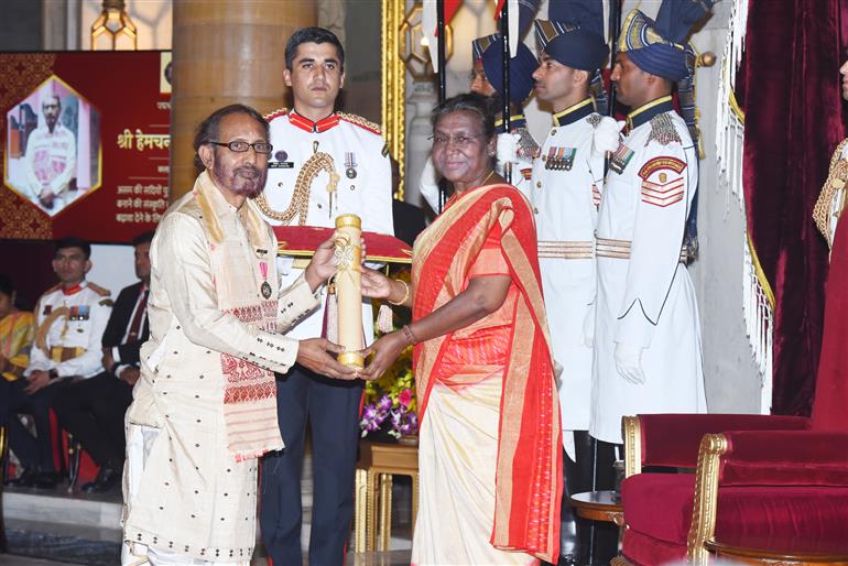 The President, Smt. Droupadi Murmu presenting the Padma Shri Award to Shri Hem Chandra Goswami at the Civil Investiture Ceremony-I at Rashtrapati Bhavan, in New Delhi on March 22, 2023.