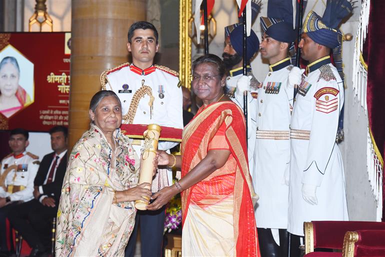 The President, Smt. Droupadi Murmu presenting the Padma Shri Award to Smt. Pritikana Goswami at the Civil Investiture Ceremony-I at Rashtrapati Bhavan, in New Delhi on March 22, 2023.