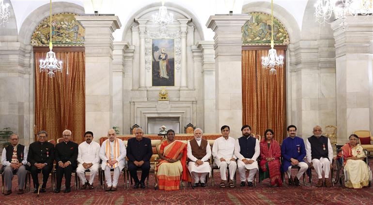 The President, Smt. Droupadi Murmu, the Vice President, Shri Jagdeep Dhankhar and PM with the Padma Awardees 2023, at the Civil Investiture Ceremony-I at Rashtrapati Bhavan, in New Delhi on March 22, 2023.