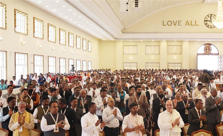 Gathering at the inauguration of Sri Madhusudan Sai Institute of Medical Science & Research at Chikkaballapur, in Karnataka on March 25, 2023. PM addressing on the occasion.