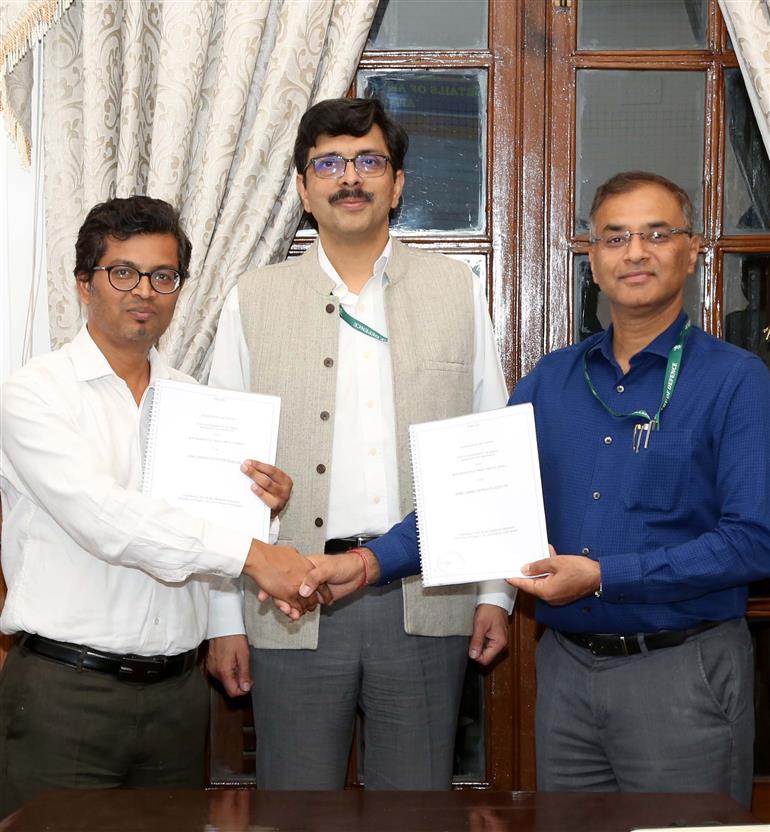 The Ministry of Defence and the New Space India Limited signing a Contract for procurement of an advanced Communication Satellite for Indian Army, in Ghaziabad on March 29, 2023.