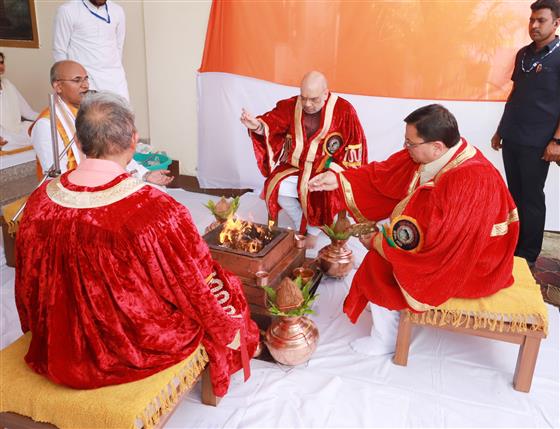 The Union Minister for Home Affairs and Cooperation, Shri Amit Shah offers prayers, in Haridwar on March 30, 2023.